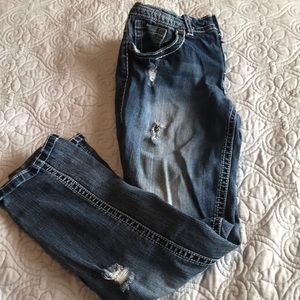 Maurices Capri ripped jeans